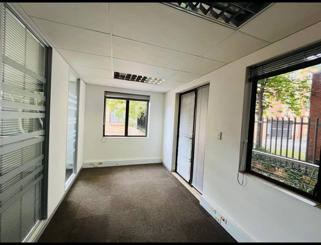 658M² OFFICE FOR SALE IN MIDRIDGE PARK